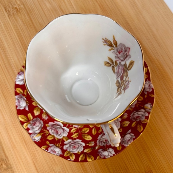 Royal Albert “Balmoral” Teacup & Saucer • Merrie England Series 🌹✨ Red & Gold - Picture 7 of 7